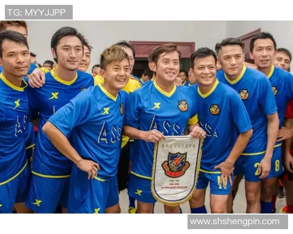 香港足球明星队在天津激战精彩赛事引发球迷热烈关注